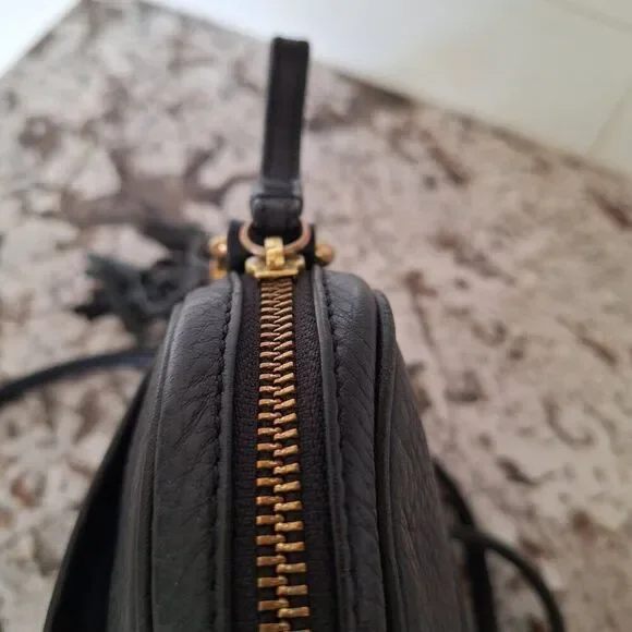 Tommy Hilfiger leather‎ mini crossbody purse - Picture 5 of 11